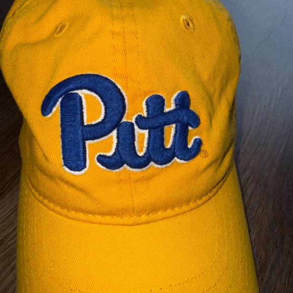 University of Pittsburgh Hat with Pin - Picture 3 of 12